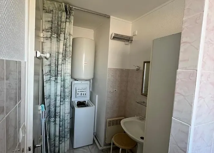 3 Pieces * 鲁瓦扬